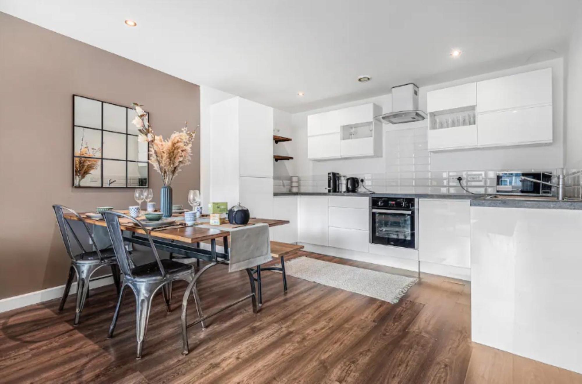 Oriental Suite 2 Bed 2 Bath Netflix And Free Parking, Games- Maihom Birmingham Dış mekan fotoğraf