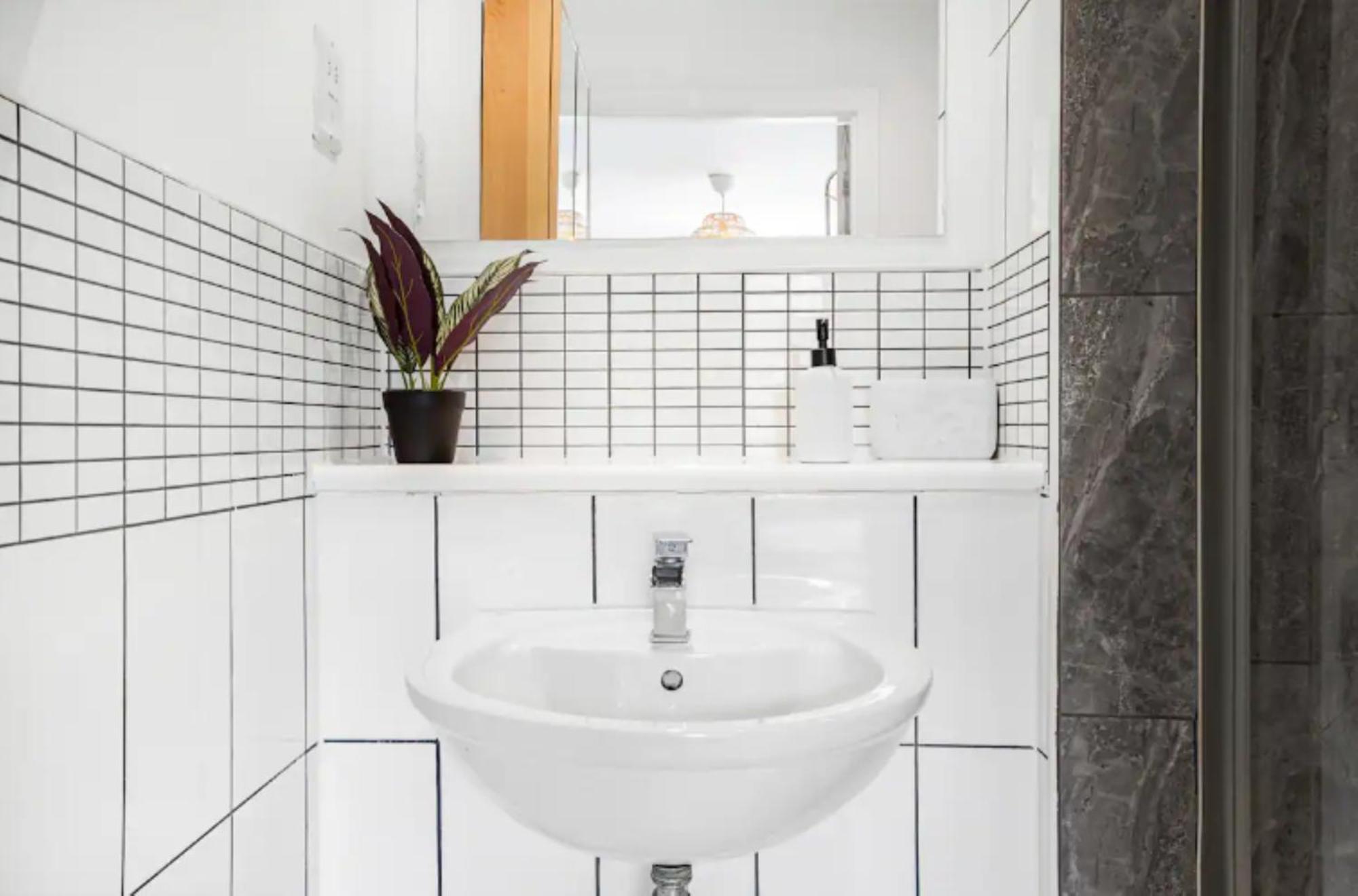 Oriental Suite 2 Bed 2 Bath Netflix And Free Parking, Games- Maihom Birmingham Dış mekan fotoğraf