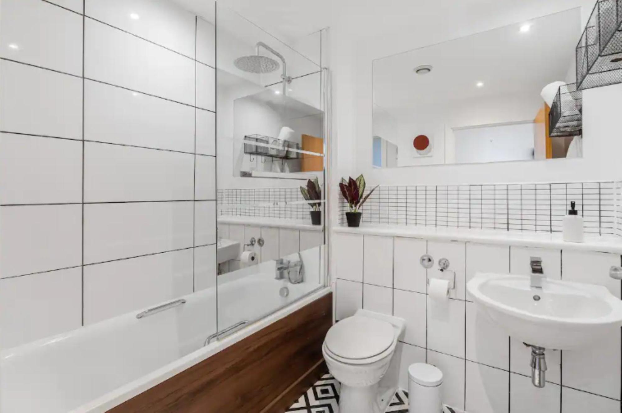 Oriental Suite 2 Bed 2 Bath Netflix And Free Parking, Games- Maihom Birmingham Dış mekan fotoğraf